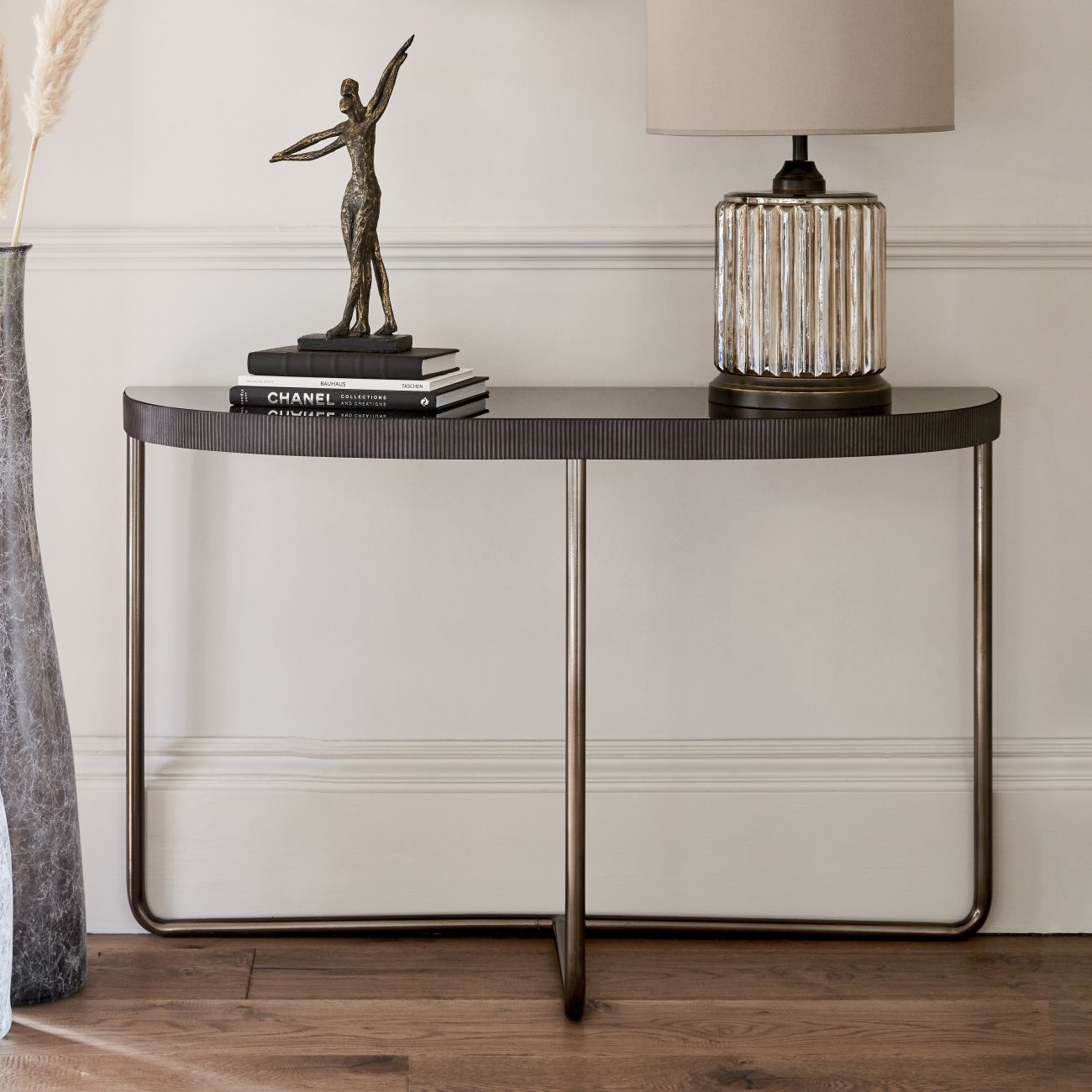 Knightsbridge Half Moon Konsolentisch mit schwarz getöntem Glas