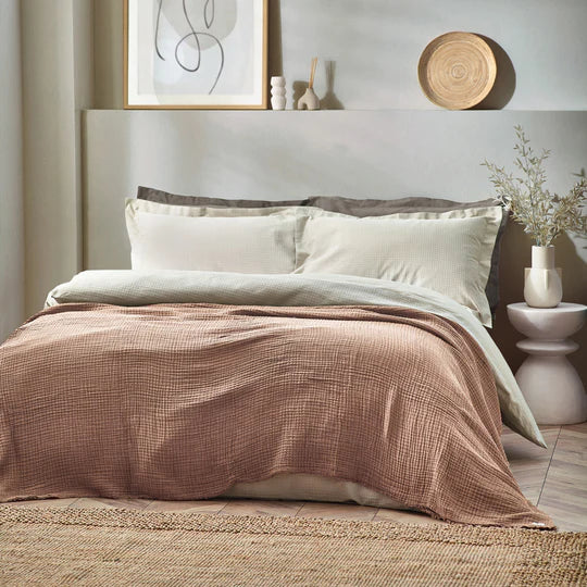 Lark Crinkle Cotton Throw Rose