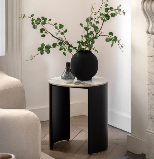 Ensemble de 2 tables d'appoint à plateau monochrome Swirl