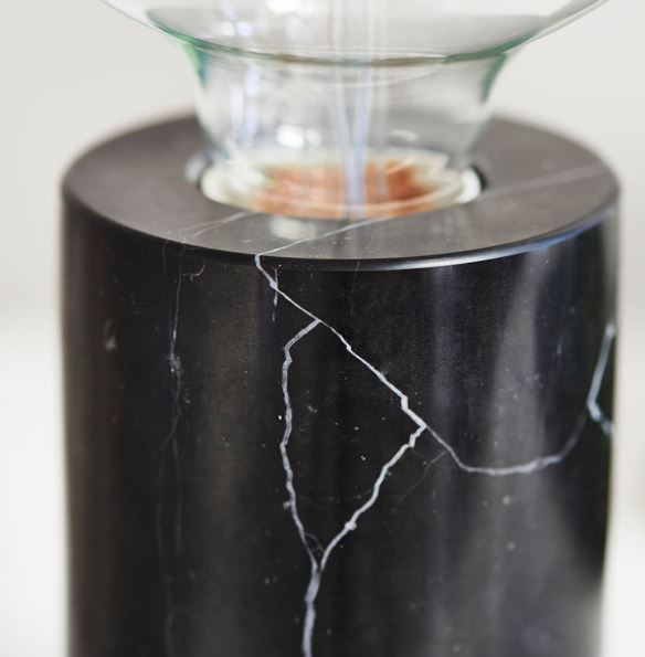 Lampe en marbre noir