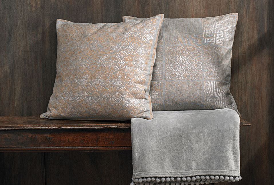 Oriental fuji fan cushion