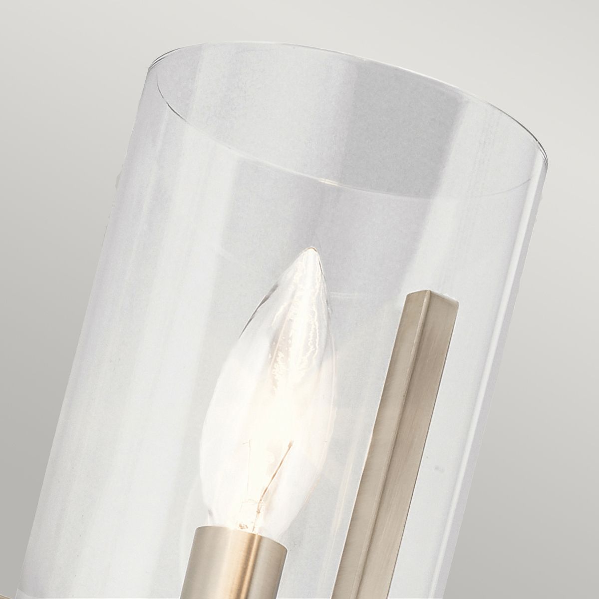 Single Wall Light in Classic Pewter Finish