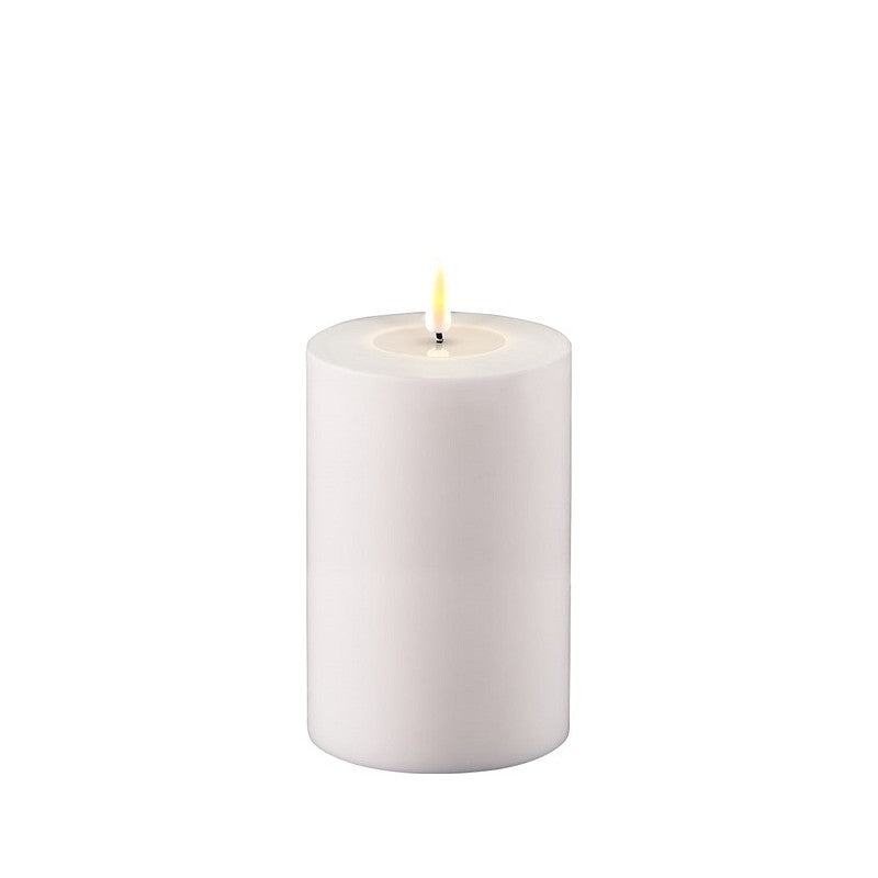 White Real Flame Outdoor LED Candle 10x15cm