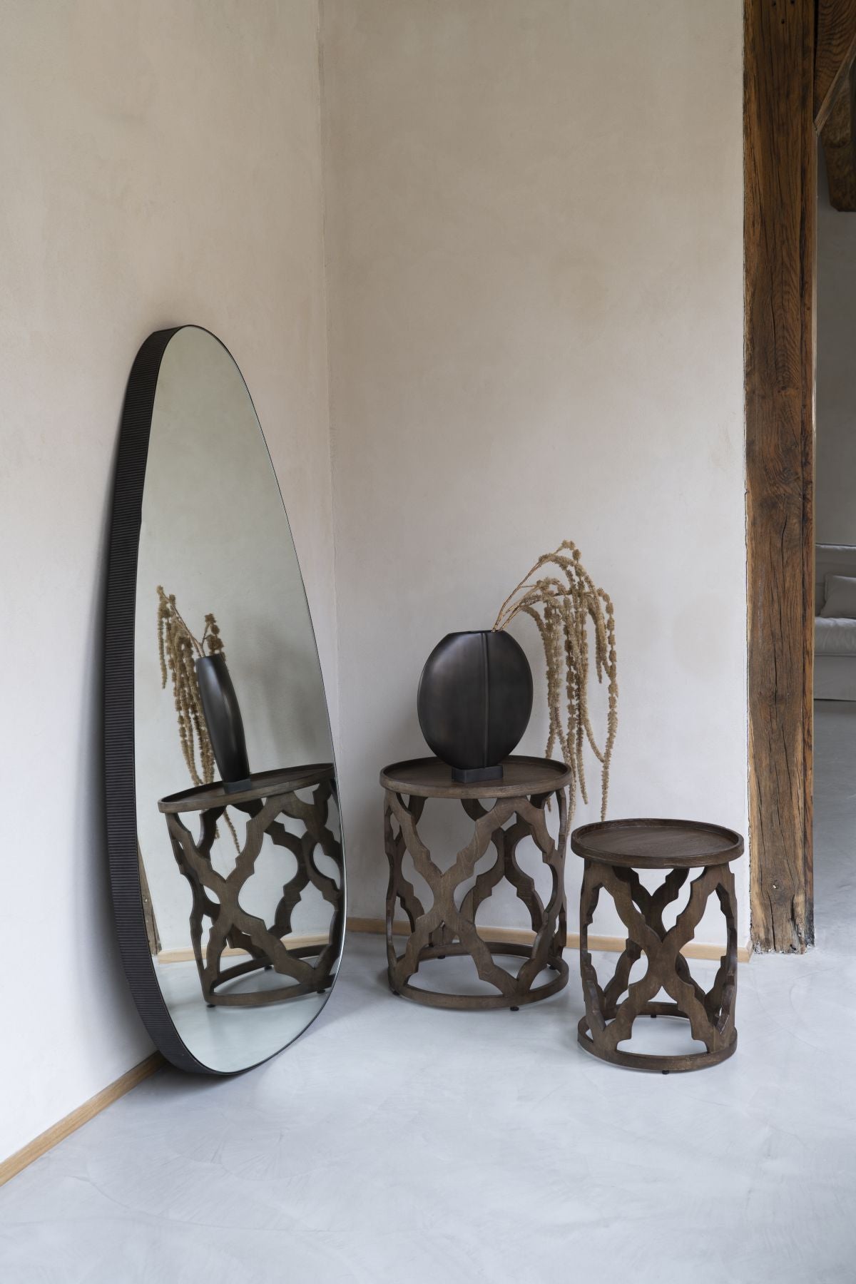 Miroir surdimensionné avec cadre en métal, finition en bois de chêne
