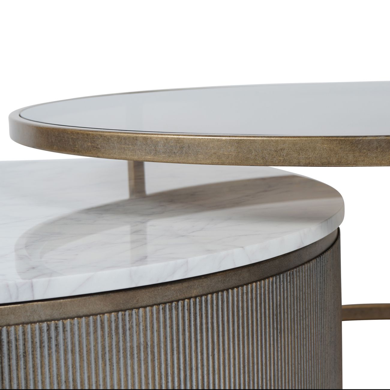 Ensemble de 2 tables basses gigognes Belvedere Aged Gold avec marbre et verre teinté
