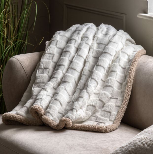 Cream Checked Sherpa Throw 140x180cm