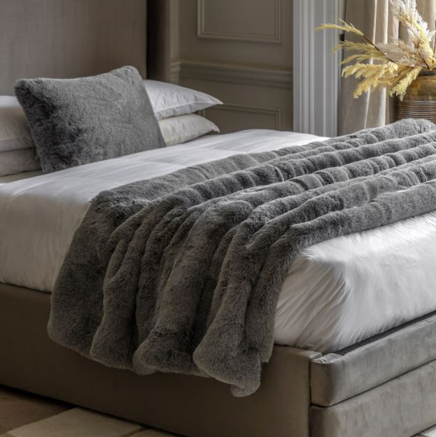Grey Faux Fur Throw 150x200cm