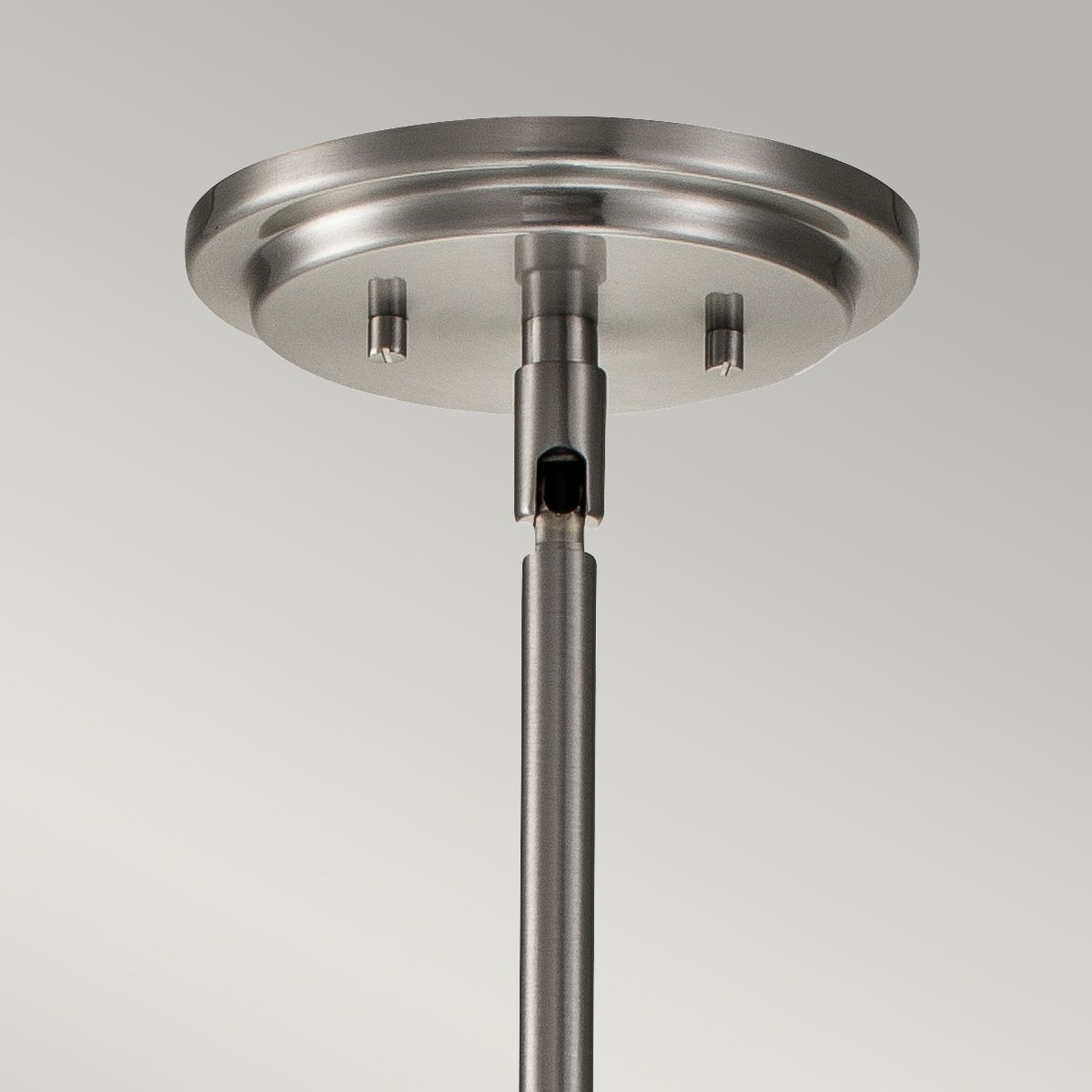 Deckenpendelleuchte aus gebürstetem Nickel mit klarem Glas